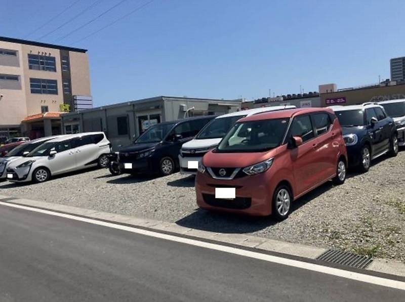 浦添市前田の賃貸事務所外観